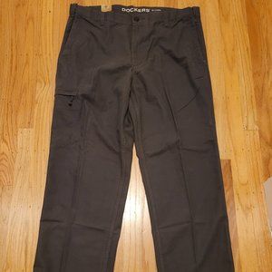 Dockers Comfort Cargo Pants, Classic Fit, NWT